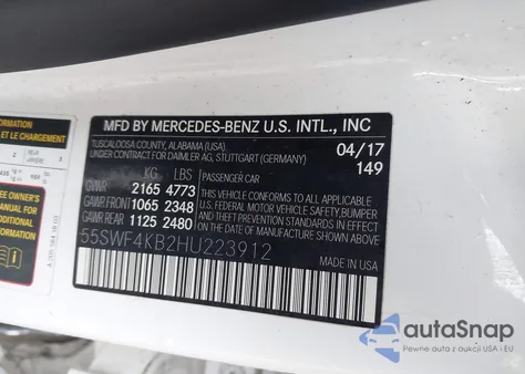 2017 Mercedes-Benz C 300 4Matic z USA, uszkodzony, nr VIN 55SWF4KB2HU223912
